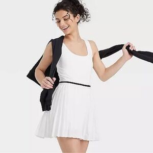 NWT White Tennis Dress with Pleated Skirt built in shorts Size M